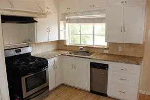 301 E 34th St, Austin, TX 78705 - Photo 16