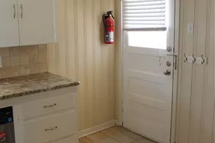 301 E 34th St, Austin, TX 78705 - Photo 20