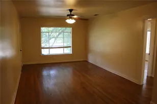 301 E 34th St, Austin, TX 78705 - Photo 12