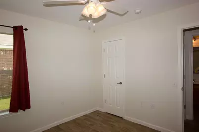 7304 S Glenn Street, Austin, TX 78744 - Photo 16