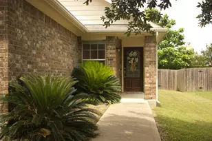 7304 S Glenn St, Austin, TX 78744 - Photo 2