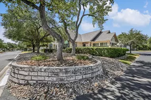 30 Wildwood Dr, Georgetown, TX 78633 - Photo 2