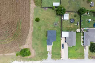 407 E Pietzsch St, Bartlett, TX 76511 - Photo 26