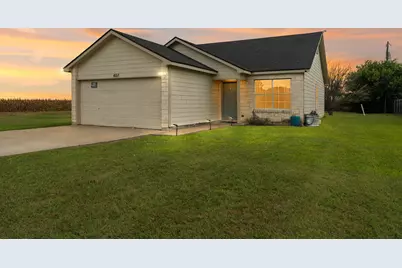 407 E Pietzsch Street, Bartlett, TX 76511 - Photo 1