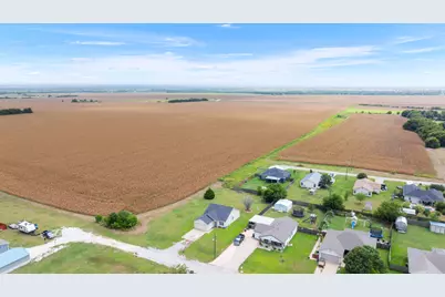 407 E Pietzsch Street, Bartlett, TX 76511 - Photo 28