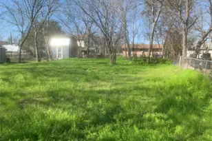 1622 Starcke St, Seguin, TX 78155 - Photo 6