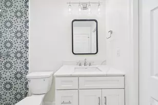 304 E 33rd St, Austin, TX 78705 - Photo 8