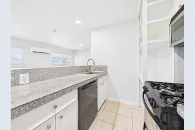 304 E 33rd Street #26, Austin, TX 78705 - Photo 6