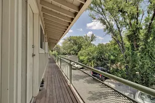 304 E 33rd St, Austin, TX 78705 - Photo 4