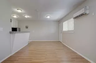 304 E 33rd St, Austin, TX 78705 - Photo 20