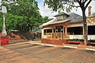 304 E 33rd St, Austin, TX 78705 - Photo 6