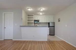 304 E 33rd St, Austin, TX 78705 - Photo 10