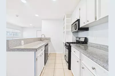 304 E 33rd Street #26, Austin, TX 78705 - Photo 4