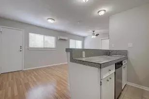 304 E 33rd St, Austin, TX 78705 - Photo 16