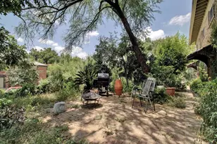 304 E 33rd St, Austin, TX 78705 - Photo 2