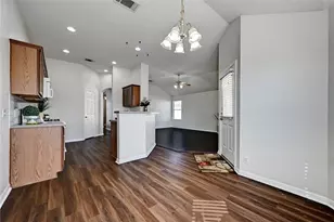 317 McCoy Ln, Hutto, TX 78634 - Photo 8