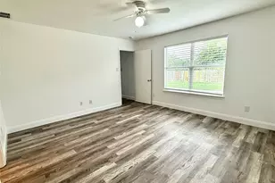 529 W Metcalfe St, Hutto, TX 78634 - Photo 8