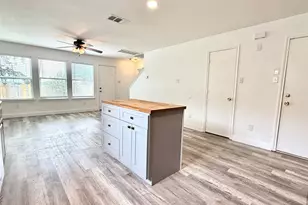 529 W Metcalfe St, Hutto, TX 78634 - Photo 4