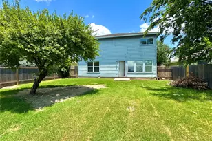 529 W Metcalfe St, Hutto, TX 78634 - Photo 6