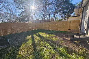 816 Mora St, Lockhart, TX 78644 - Photo 6