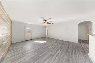 4005 Cressler Ln, Jarrell, TX 76537 - Photo 10