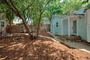 2409 E 9th St, Austin, TX 78702 - Photo 2