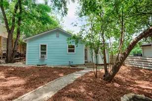 2409 E 9th St, Austin, TX 78702 - Photo 16
