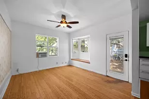 2409 E 9th St, Austin, TX 78702 - Photo 4