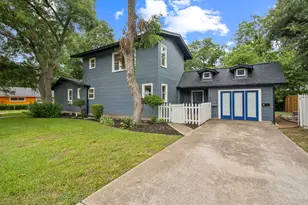 1402 Laurel St, Georgetown, TX 78626 - Photo 2