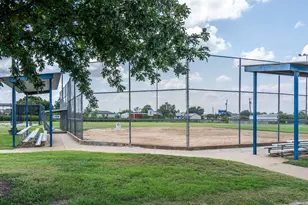 501 W Luna Blue Ln, Jarrell, TX 76537 - Photo 8