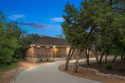 805 Willow Creek Circle, San Marcos, TX 78666 - Photo 2