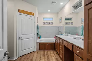 805 Willow Creek Cir, San Marcos, TX 78666 - Photo 14