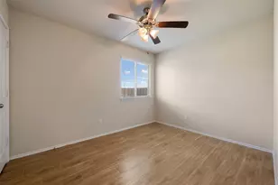 208 Plata Ln, Jarrell, TX 76537 - Photo 10