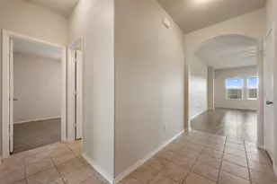 208 Plata Ln, Jarrell, TX 76537 - Photo 12