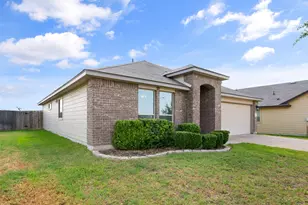 208 Plata Ln, Jarrell, TX 76537 - Photo 2