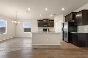 208 Plata Ln, Jarrell, TX 76537 - Photo 18