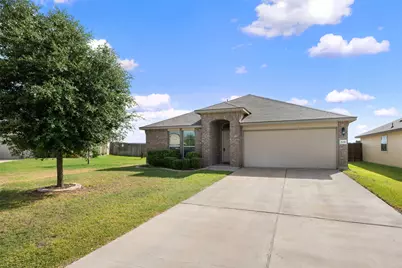 208 Plata Lane, Jarrell, TX 76537 - Photo 4