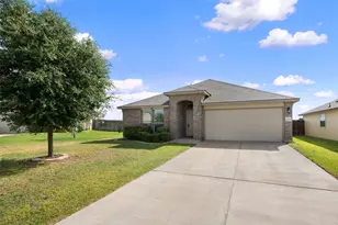 208 Plata Ln, Jarrell, TX 76537 - Photo 4