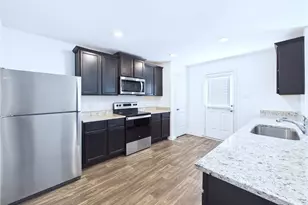 525 Riverdale Dr, Jarrell, TX 76537 - Photo 4