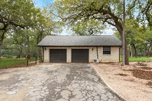 346 The Oaks Blvd, Elgin, TX 78621 - Photo 32