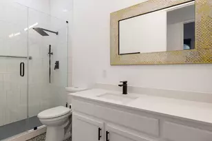 346 The Oaks Blvd, Elgin, TX 78621 - Photo 20