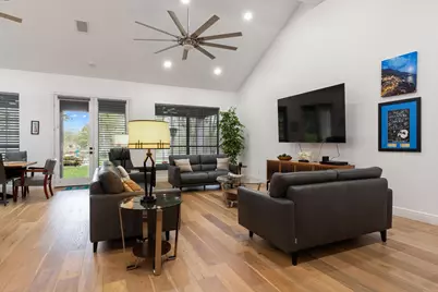 346 The Oaks Boulevard, Elgin, TX 78621 - Photo 6