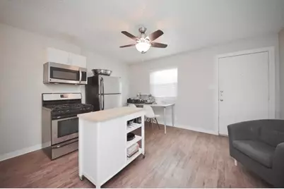 2401 Manor Road #132A, Austin, TX 78722 - Photo 4