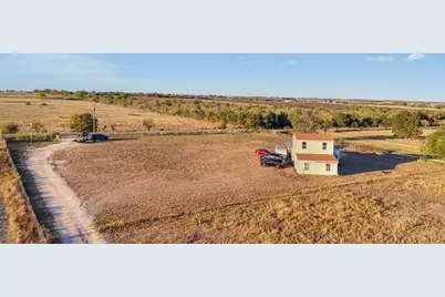 1600 County Road 465, Elgin, TX 78621 - Photo 16