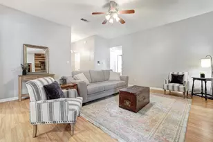 605 Copper Ct, Jarrell, TX 76537 - Photo 4