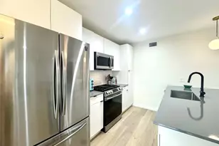 400 E 30th St, Austin, TX 78705 - Photo 8