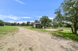 2755 Washburn Rd, Luling, TX 78648 - Photo 34