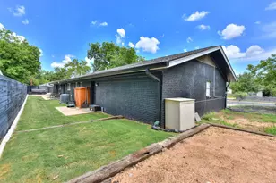 1407 E 19th St, Georgetown, TX 78626 - Photo 36