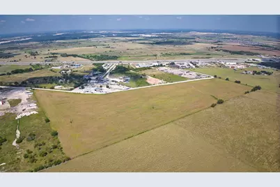 35 Ih, Jarrell, TX 76537 - Photo 4