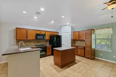 1801 Creek Crest Way, Round Rock, TX 78664 - Photo 10